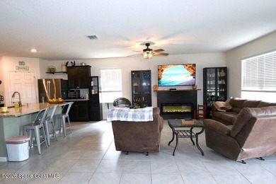 Almost new home on 1/2 acres! Peaceful & fully fenced for - photo 4