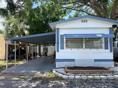 1 bedroom, 1 bath with updates. Carport. Great location off of - photo 1