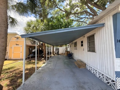 1 bedroom, 1 bath with updates. Carport. Great location off of - photo 3