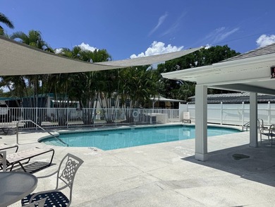 1 bedroom, 1 bath with updates. Carport. Great location off of - photo 10