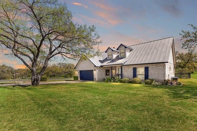 Tucked into the quiet charm of Horseshoe Bay Proper, 101 Western - photo 2