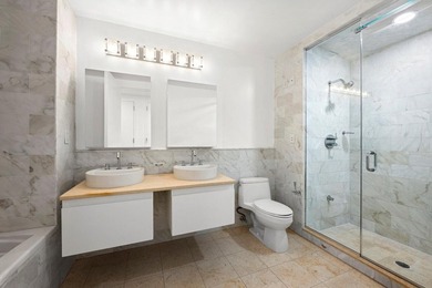 Open layout with XL living area and spacious bedrooms with TONS - photo 16