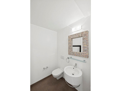 Open layout with XL living area and spacious bedrooms with TONS - photo 17
