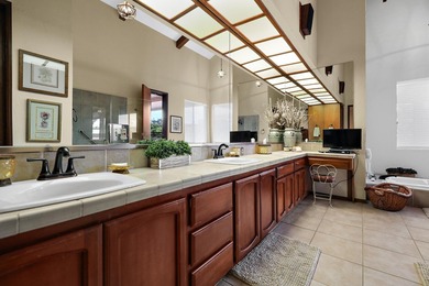 Custom golf course home on one of the best streets in Bermuda - photo 27
