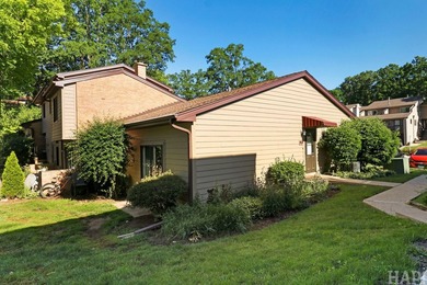 Welcome home to this beautifully maintained, ground-level ranch - photo 1