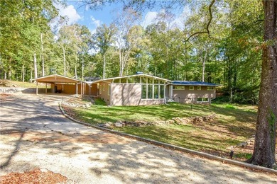 Lake Home For Sale in Alexander City, Alabama