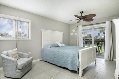 Gorgeous 2 bed, 2 bath, 2nd floor condo overlooking the 8th - photo 12