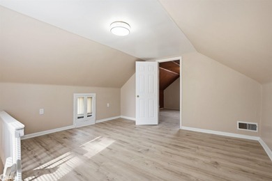 Charming and move-in ready, this beautifully renovated 2-bedroom - photo 15