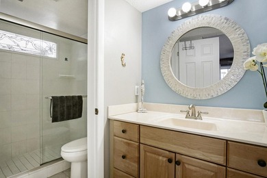 Gorgeous 2 bed, 2 bath, 2nd floor condo overlooking the 8th - photo 18