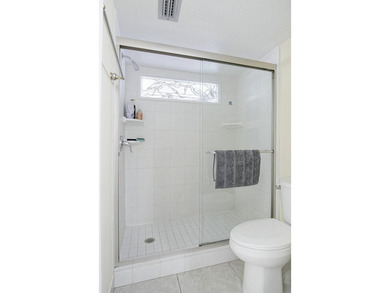 Gorgeous 2 bed, 2 bath, 2nd floor condo overlooking the 8th - photo 19
