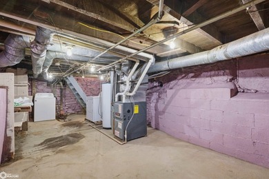Charming and move-in ready, this beautifully renovated 2-bedroom - photo 20