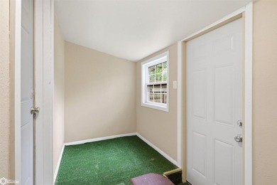 Charming and move-in ready, this beautifully renovated 2-bedroom - photo 22