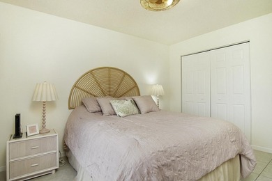 Gorgeous 2 bed, 2 bath, 2nd floor condo overlooking the 8th - photo 24