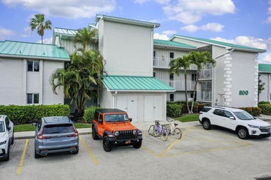 Gorgeous 2 bed, 2 bath, 2nd floor condo overlooking the 8th - photo 30