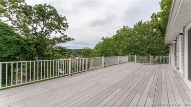 Lakefront living at its finest! This updated 4-bedroom, 3-bath - photo 36