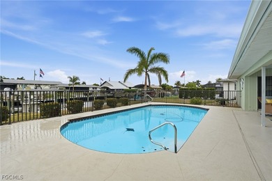 Seller financing available! Direct Sailboat Gulf Access Pool - photo 38