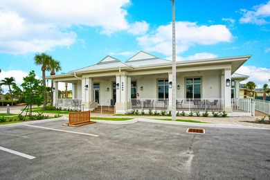 Gorgeous 2 bed, 2 bath, 2nd floor condo overlooking the 8th - photo 45