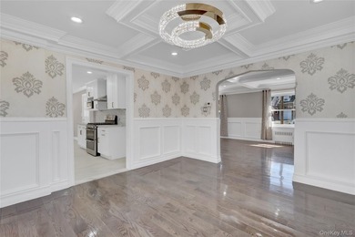 Welcome to This Stunning Colonial in Prime Freeport! Don't miss - photo 6