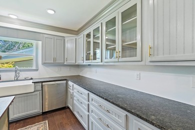 Country living with a kitchen that'll make you stay. This fully - photo 11
