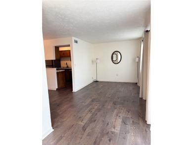 Move-in ready 2-bedroom, 1.5-bath condo in Corpus Christi - photo 2