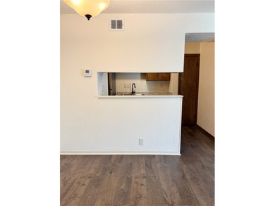 Move-in ready 2-bedroom, 1.5-bath condo in Corpus Christi - photo 9
