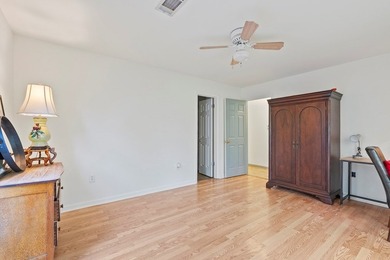 Country living with a kitchen that'll make you stay. This fully - photo 27