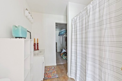Country living with a kitchen that'll make you stay. This fully - photo 28