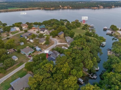 Lake Home For Sale in Gainesville, Texas