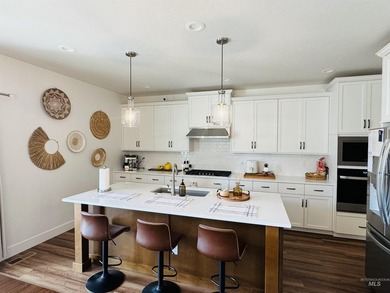 Located in the highly sought-after Carriage Hill West - photo 2