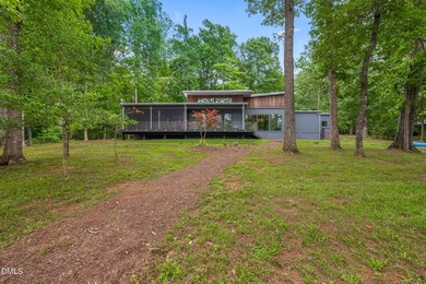 Known as the Wolf-Huang House, this architect-designed modernist - photo 6