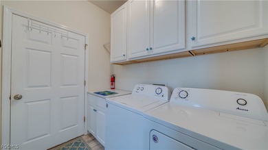 Welcome home! This beautifully updated 2-bedroom, 2-bath + Den - photo 16