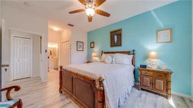 Welcome home! This beautifully updated 2-bedroom, 2-bath + Den - photo 23