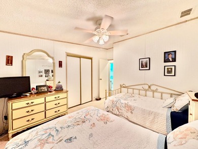 Beautifully maintained and move-in ready, this turnkey 2 bedroom - photo 32