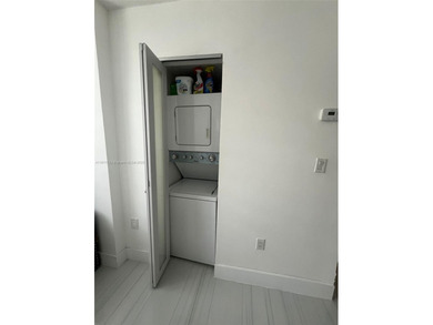 Gorgeous fully renovated apt in Sunny Isles, right on the Bay