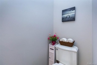Tucked within the highly sought-after Kensington Woods community - photo 36
