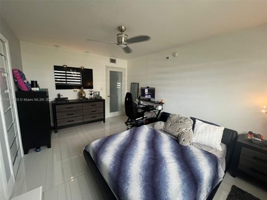 Gorgeous fully renovated apt in Sunny Isles, right on the Bay