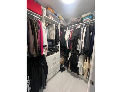 Gorgeous fully renovated apt in Sunny Isles, right on the Bay