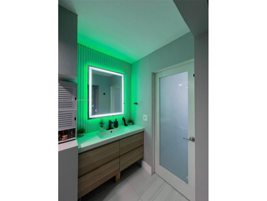 Gorgeous fully renovated apt in Sunny Isles, right on the Bay