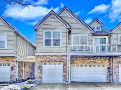 Lake Townhome/Townhouse Off Market in Wauconda, Illinois