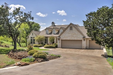 PRICE REDUCTION!! AMAZING VIEWS-Beautiful custom-built Home with - photo 2