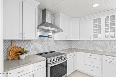 Welcome to this stunning, fully remodeled five bedroom, three - photo 15