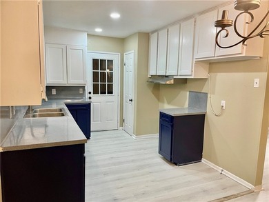 Welcome to this nicely updated move in ready home. Living - photo 7
