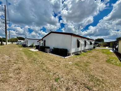 This home is located on a nice size lot w/ no backyard neighbors - photo 8