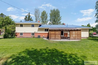 Well-maintained home offering a functional floor plan - photo 30