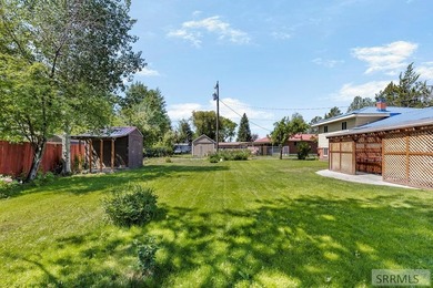 Well-maintained home offering a functional floor plan - photo 33