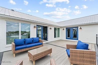 Welcome to this stunning, fully remodeled five bedroom, three - photo 34