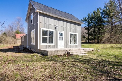 Charming farmhouse on nearly 1.6 acres in the heart of Manistee - photo 34