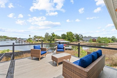Welcome to this stunning, fully remodeled five bedroom, three - photo 35