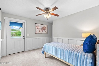 Welcome to this stunning, fully remodeled five bedroom, three - photo 43