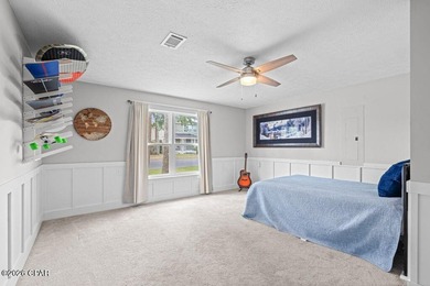 Welcome to this stunning, fully remodeled five bedroom, three - photo 45
